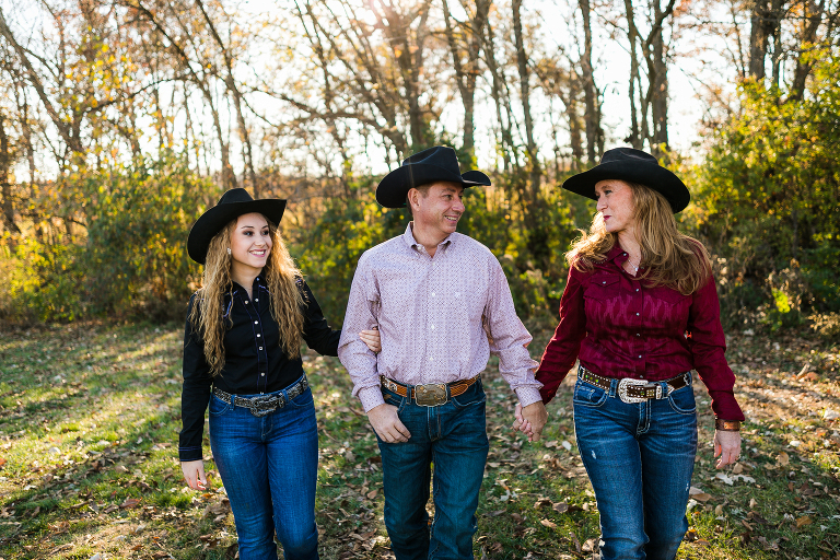 St Charles Family Photographer, Rebecca Chapman Photography, Warrenton Missouri, Farm, Horses, Country session, Outdoors, Fall