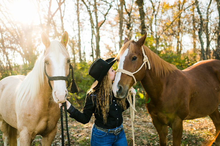 St Charles Family Photographer, Rebecca Chapman Photography, Warrenton Missouri, Farm, Horses, Country session, Outdoors, Fall
