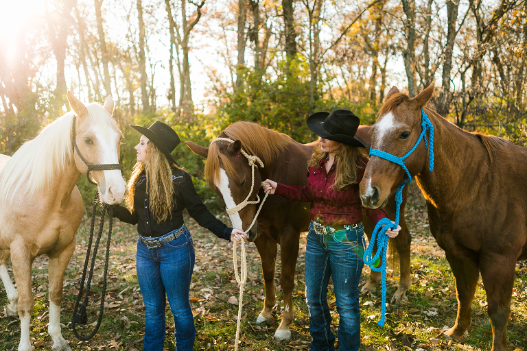 St Charles Family Photographer, Rebecca Chapman Photography, Warrenton Missouri, Farm, Horses, Country session, Outdoors, Fall