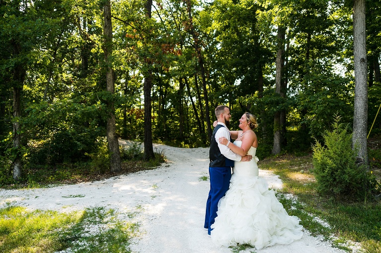The White Owl Wedding Venue | The White Owl of Wright City | The White Owl of Warrenton | Outdoor Wedding Venue | Rustic Wedding Venue | Barn Wedding Venue | Country Wedding Venue | The White Owl Wedding Photographer | St Charles Wedding Photographer | Warrenton Missouri Wedding Photographer | Wright City Missouri Wedding Photographer | 