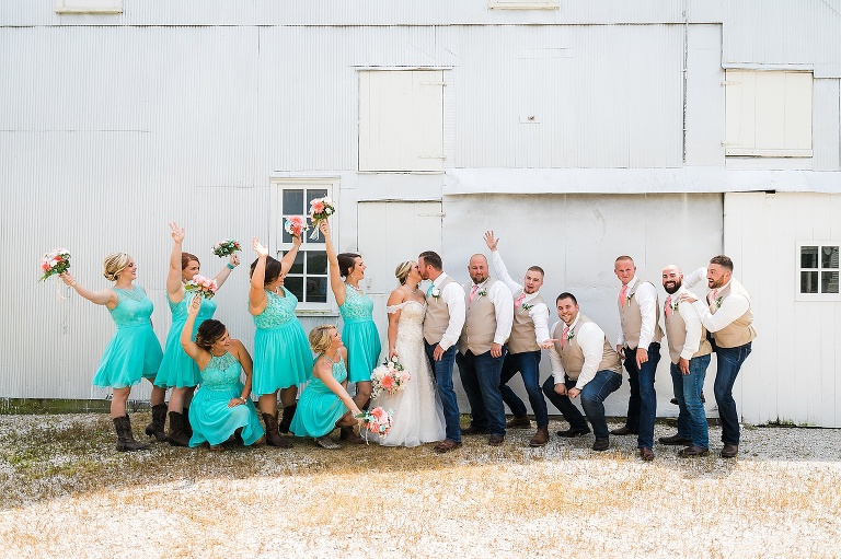 Warrenton Missouri Wedding | Warrenton Missouri Wedding Photographer | St Charles Wedding Photographer | Hometown Wedding | Country Wedding | Rustic Wedding | 