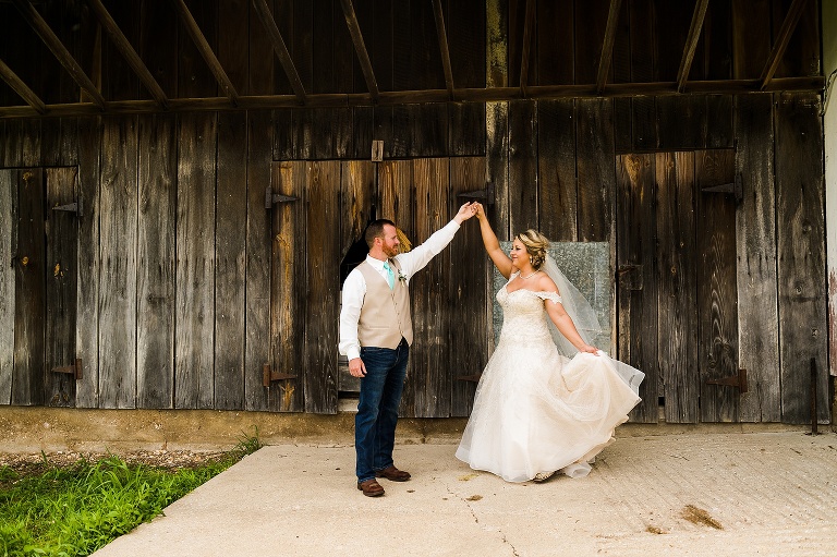 Warrenton Missouri Wedding | Warrenton Missouri Wedding Photographer | St Charles Wedding Photographer | Hometown Wedding | Country Wedding | Rustic Wedding | 