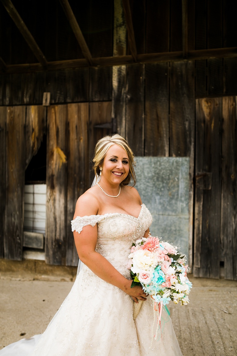 Warrenton Missouri Wedding | Warrenton Missouri Wedding Photographer | St Charles Wedding Photographer | Hometown Wedding | Country Wedding | Rustic Wedding | 