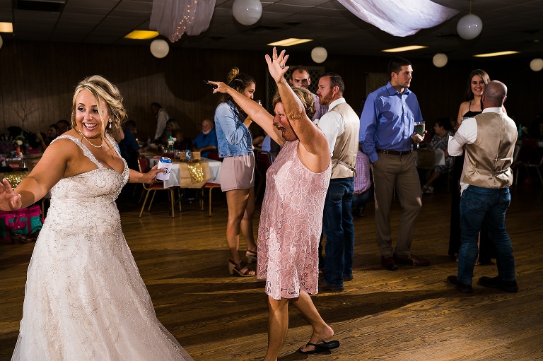 Warrenton Missouri Wedding | Warrenton Missouri Wedding Photographer | St Charles Wedding Photographer | Hometown Wedding | Country Wedding | Rustic Wedding | 