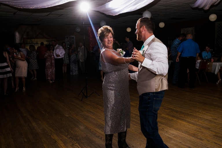 Warrenton Missouri Wedding | Warrenton Missouri Wedding Photographer | St Charles Wedding Photographer | Hometown Wedding | Country Wedding | Rustic Wedding | 