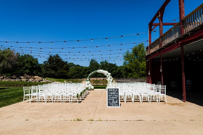 St Charles Photographer | St Charles Photographer | Warrenton Mo Photographer | Warrenton Mo Photographer | Wright City Mo Photographer | Wright City Mo Photographer | St Louis Photographer | St Louis Photographer | Missouri Photographer | Missouri Photographer |  Barn Wedding | Barn Wedding Ceremony | Barn Wedding Reception | Red Barn wedding | Red Barn Wedding Ceremony | Missouri Barn Wedding Venue | Winery Wedding | Missouri winery | Event Inspiration by Plush at Cedar Lake Cellars