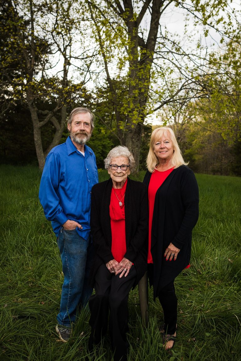 Warrenton Extended Family Photographer | Warrenton Missouri Photographer | St Charles Missouri Photographer | Outdoor Photographer | 