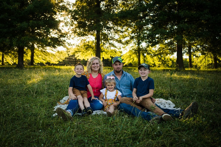 Montgomery City Family Photographer | St Charles Photographer | Warrenton Missouri Photographer | Outdoor Photographer |