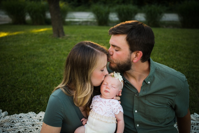 Lifestyle Newborn Session | St Charles Family Photographer | Warrenton Missouri Family Photographer | Newborn Photographer |