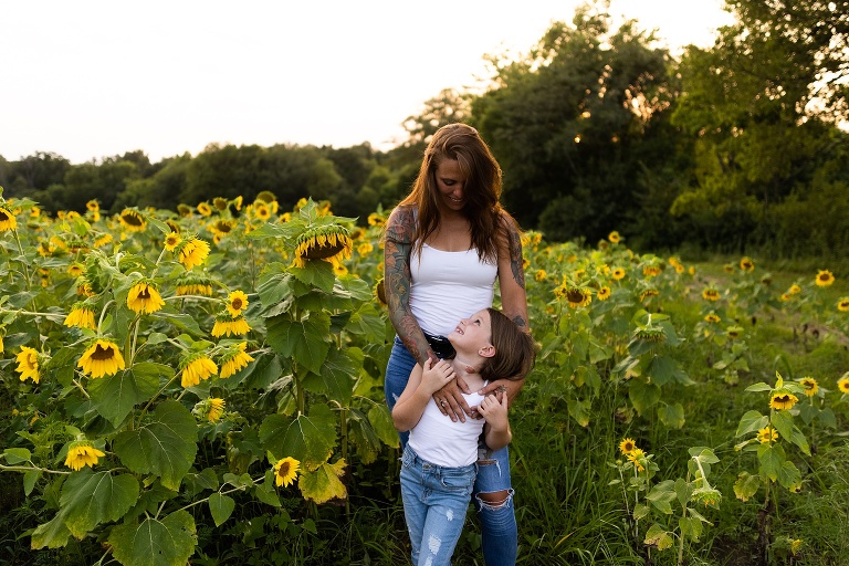 Missouri Sunflower Photo Shoot | St Charles Photographer | Warrenton Missouri Photographer | Sunflower Session |