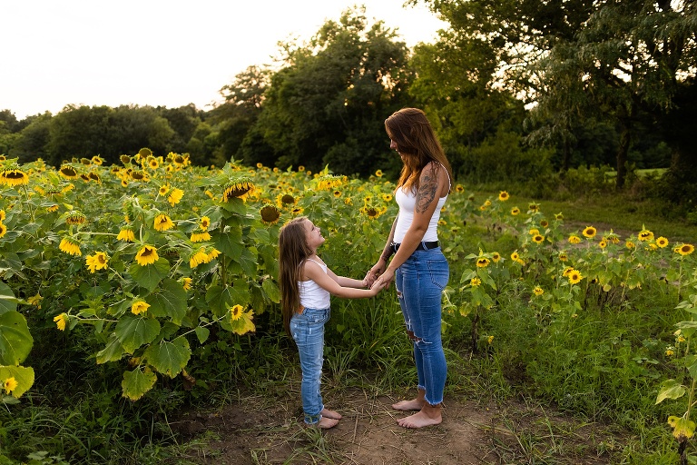 Missouri Sunflower Photo Shoot | St Charles Photographer | Warrenton Missouri Photographer | Sunflower Session |