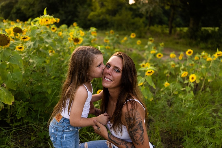 Missouri Sunflower Photo Shoot | St Charles Photographer | Warrenton Missouri Photographer | Sunflower Session |