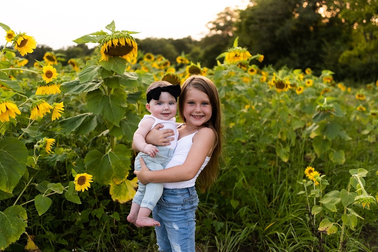 Missouri Sunflower Photo Shoot | St Charles Photographer | Warrenton Missouri Photographer | Sunflower Session |