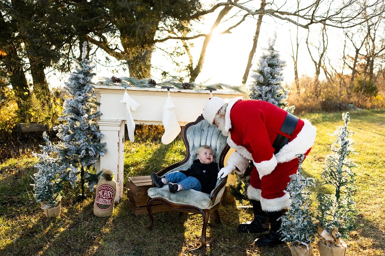 Santa Mini Photo Shoot | Christmas Mini | Santa Claus | Outdoor | Warrenton Missouri | 