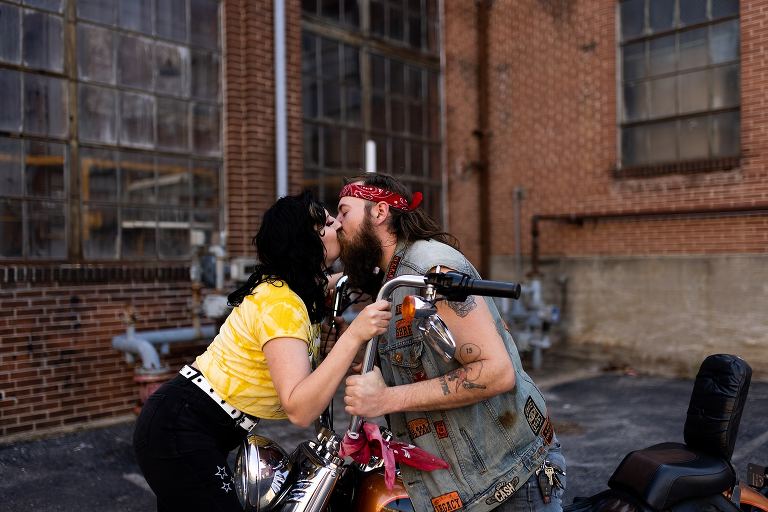 Sexy Motorcycle Photo Shoot | Steamy Couples photos | Missouri Photographer | Motorcycle Session