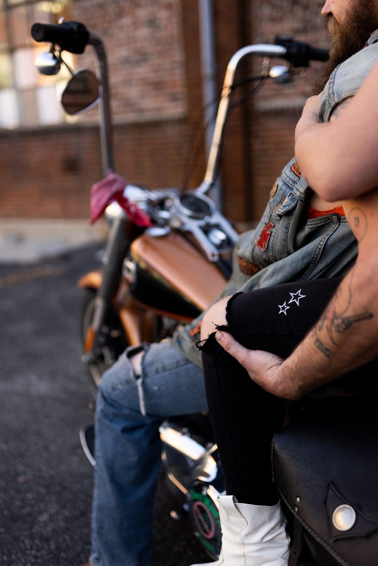 Sexy Motorcycle Photo Shoot | Steamy Couples photos | Missouri Photographer | Motorcycle Session