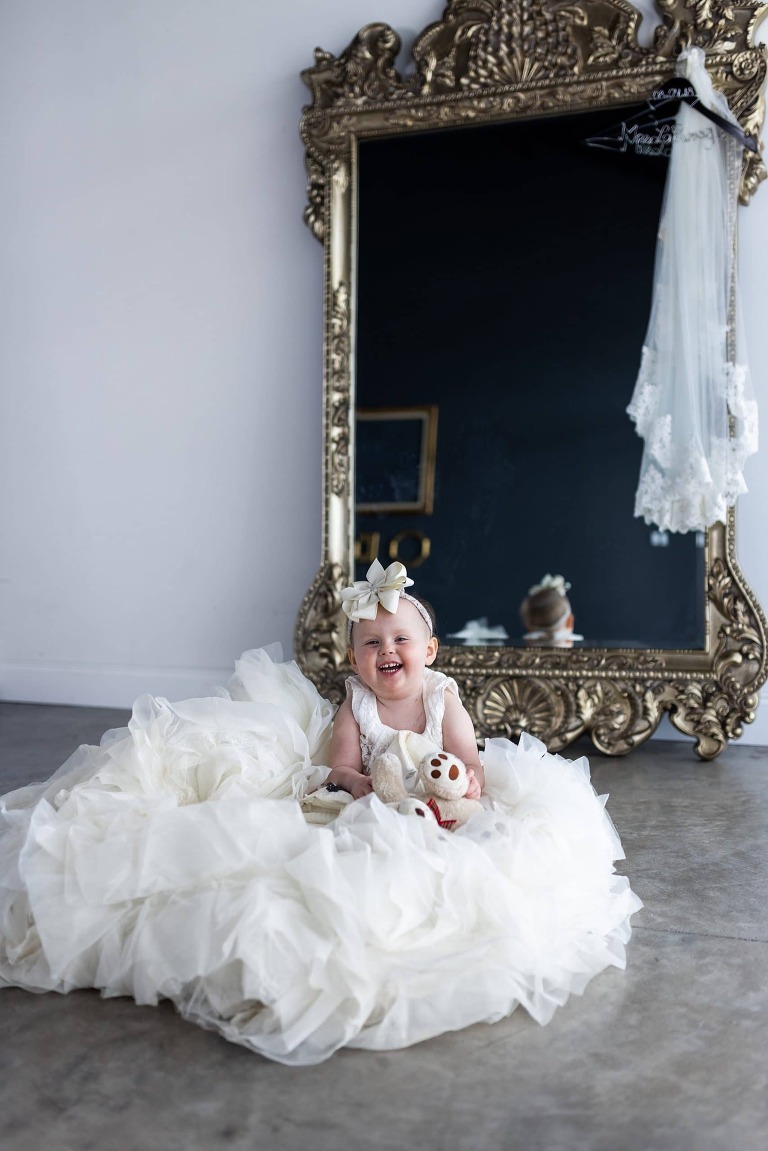 Just like Mommy | Wedding Dress Mini | Missouri Photographer | Wedding Dress Photo Shoot |