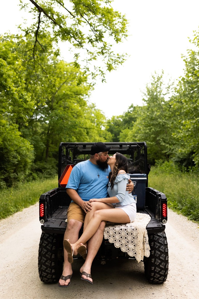 Missouri Country Engagement Session | Missouri Engagement Photographer | Missouri Photographer | Country Engagement Session | Side by Side photo shoot | Warrenton Missouri | Warrenton Missouri Photographer | 