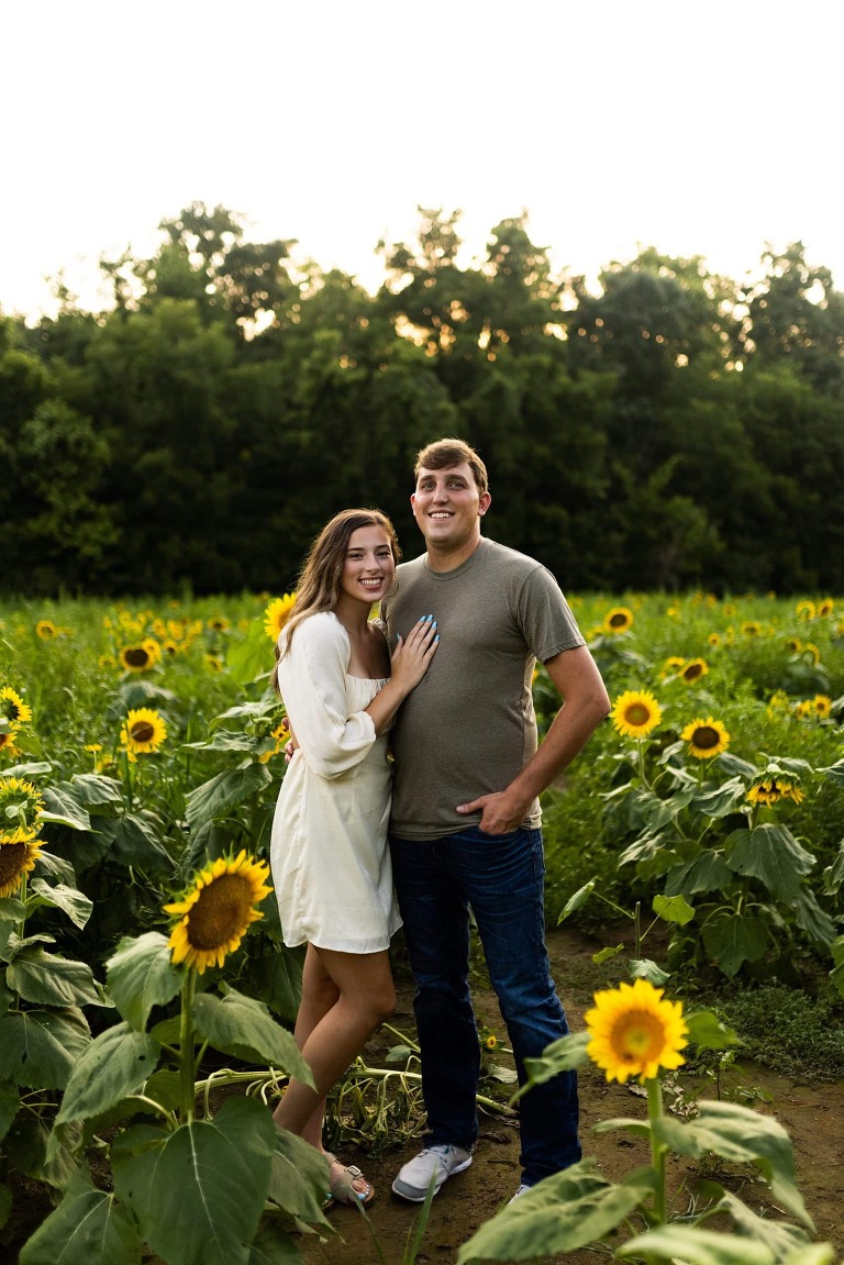 Sunflower Photo Shoot | Rebecca Chapman Photography | Outdoor Photographer | Sunflowers | Sunflower Photographer | Sunflower photos | Sunflower field | Couples Sunflower Field Photo Shoot