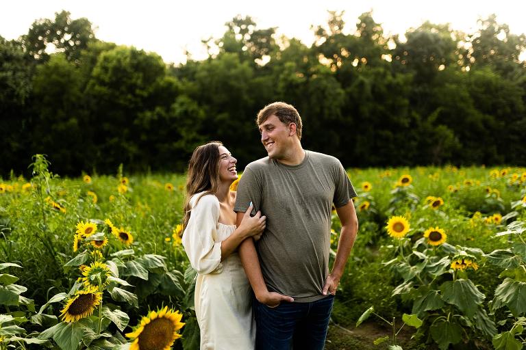 Sunflower Photo Shoot | Rebecca Chapman Photography | Outdoor Photographer | Sunflowers | Sunflower Photographer | Sunflower photos | Sunflower field | Couples Sunflower Field Photo Shoot