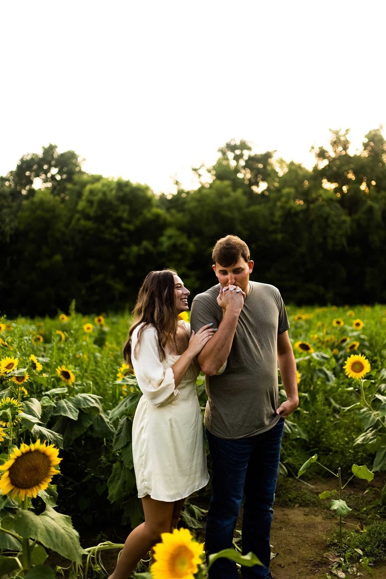 Sunflower Photo Shoot | Rebecca Chapman Photography | Outdoor Photographer | Sunflowers | Sunflower Photographer | Sunflower photos | Sunflower field | Couples Sunflower Field Photo Shoot