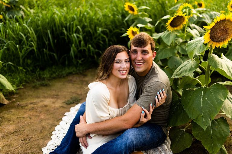 Sunflower Photo Shoot | Rebecca Chapman Photography | Outdoor Photographer | Sunflowers | Sunflower Photographer | Sunflower photos | Sunflower field | Couples Sunflower Field Photo Shoot