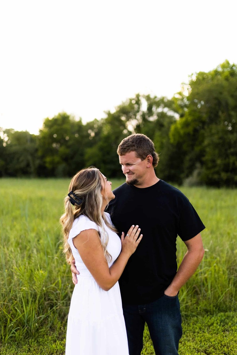 Country Engagement Session Missouri Photographer | Missouri Wedding Photographer | Missouri Engagement Photographer | Outdoor Photographer | Country Photographer | Rebecca Chapman Photographer