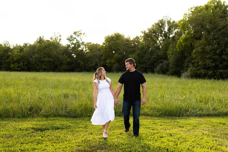 Country Engagement Session Missouri Photographer | Missouri Wedding Photographer | Missouri Engagement Photographer | Outdoor Photographer | Country Photographer | Rebecca Chapman Photographer