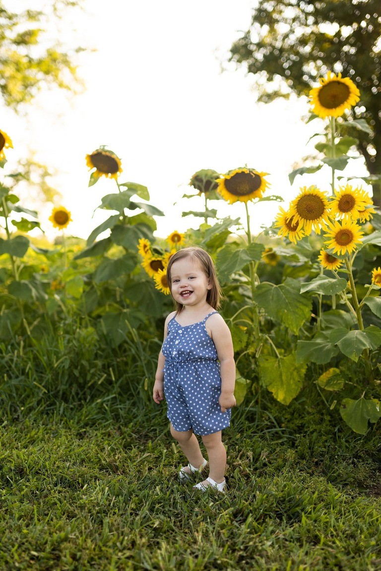 Sunflower Photo Shoot | Rebecca Chapman Photography | Outdoor Photographer | Sunflowers | Sunflower Photographer | Sunflower photos | Sunflower field