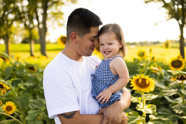 Sunflower Photo Shoot | Rebecca Chapman Photography | Outdoor Photographer | Sunflowers | Sunflower Photographer | Sunflower photos | Sunflower field
