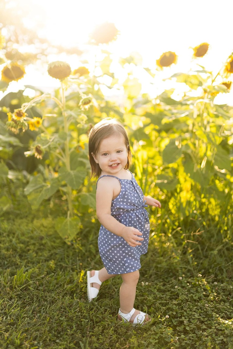 Sunflower Photo Shoot | Rebecca Chapman Photography | Outdoor Photographer | Sunflowers | Sunflower Photographer | Sunflower photos | Sunflower field