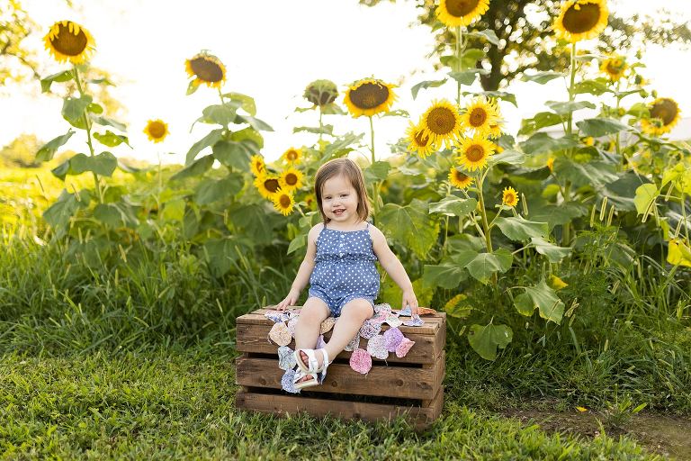 Sunflower Photo Shoot | Rebecca Chapman Photography | Outdoor Photographer | Sunflowers | Sunflower Photographer | Sunflower photos | Sunflower field