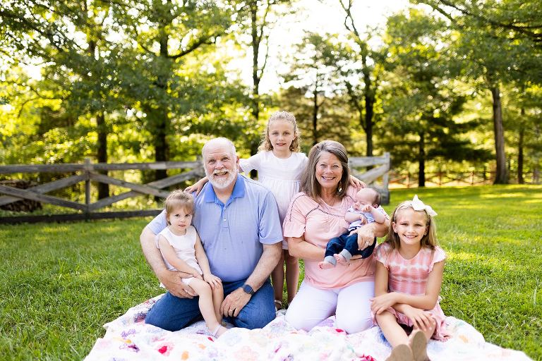 Grandkids Photo Shoot | Outdoor Photographer | Missouri Family Photographer | Four Grandkids | Grandparent photo shoot |