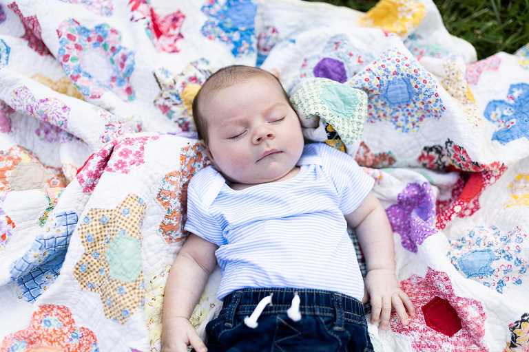 Grandkids Photo Shoot | Outdoor Photographer | Missouri Family Photographer | Four Grandkids | Grandparent photo shoot |