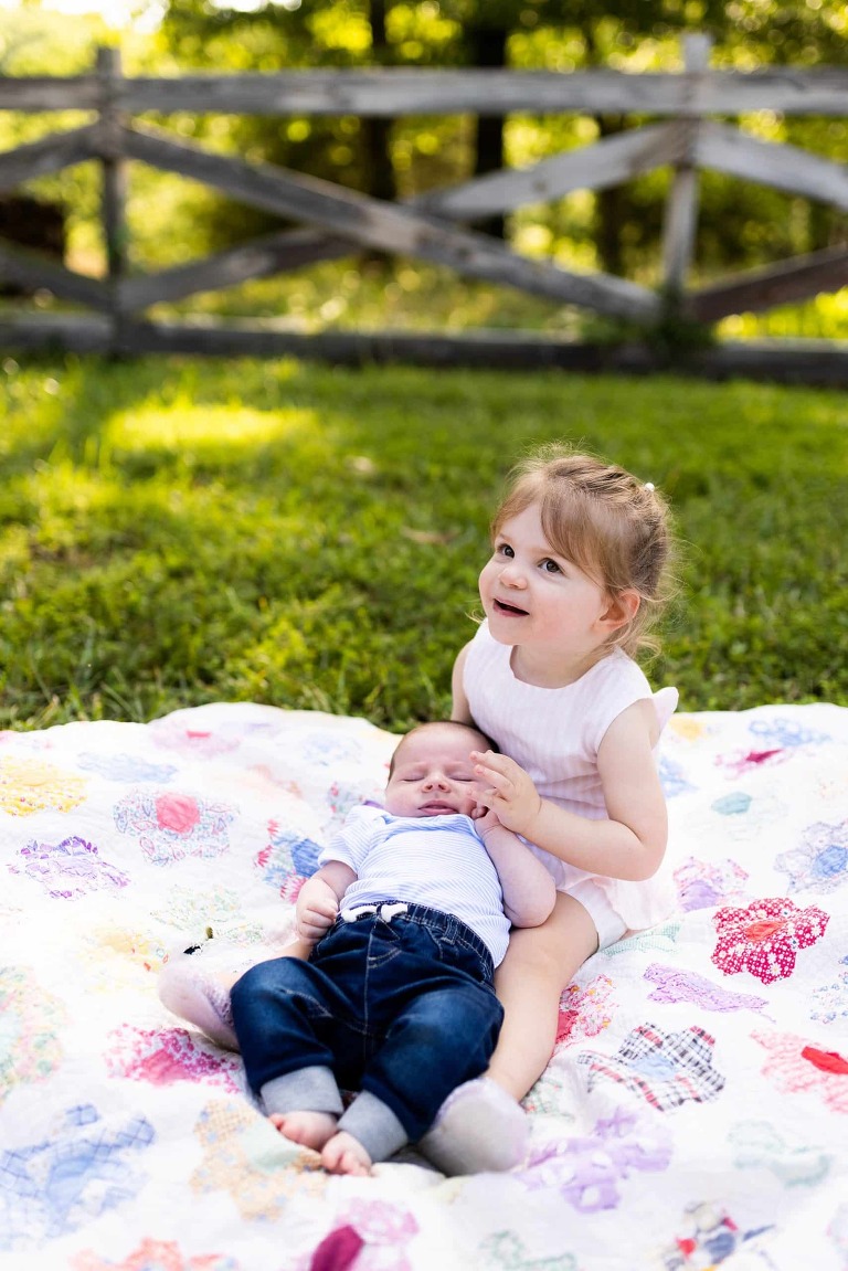 Grandkids Photo Shoot | Outdoor Photographer | Missouri Family Photographer | Four Grandkids | Grandparent photo shoot |
