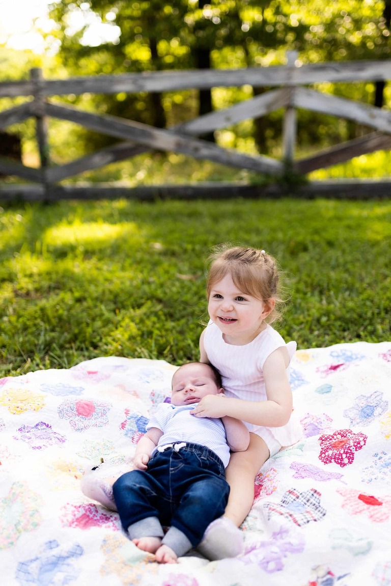 Grandkids Photo Shoot | Outdoor Photographer | Missouri Family Photographer | Four Grandkids | Grandparent photo shoot |