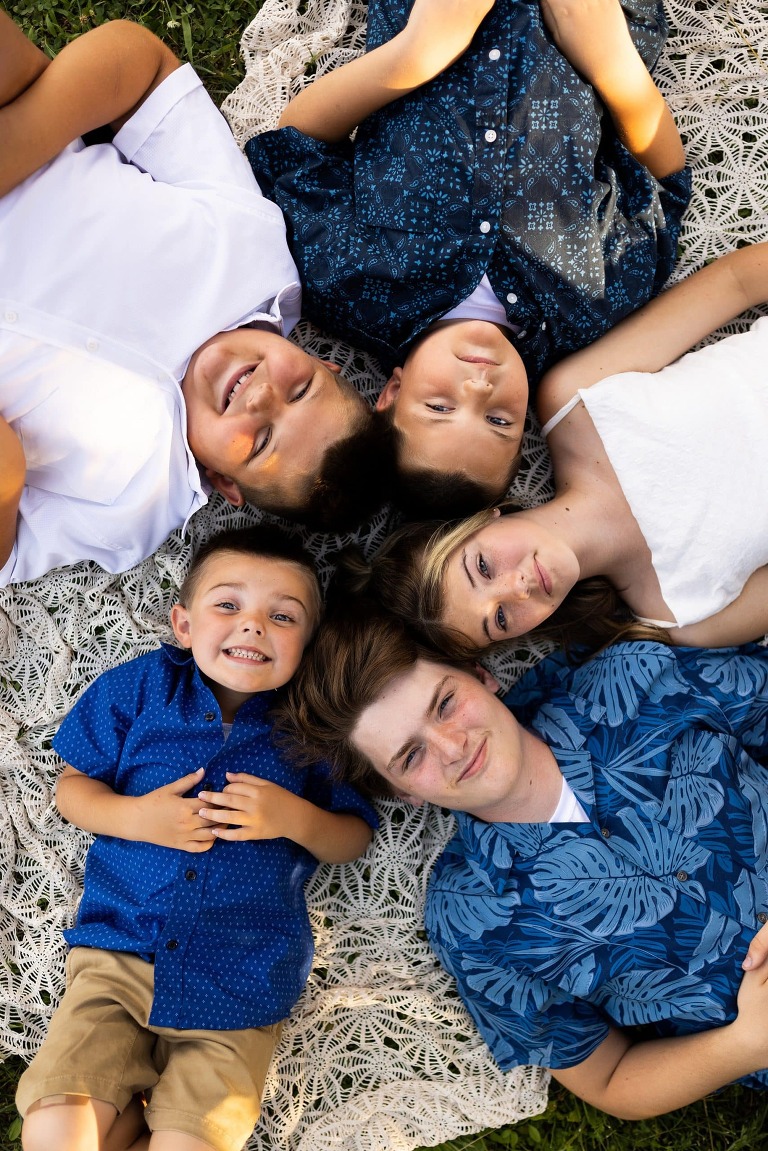 5 kids Photo Shoot | family Photographer | Missouri Photographer | Five kids | Poses for 5 kids |