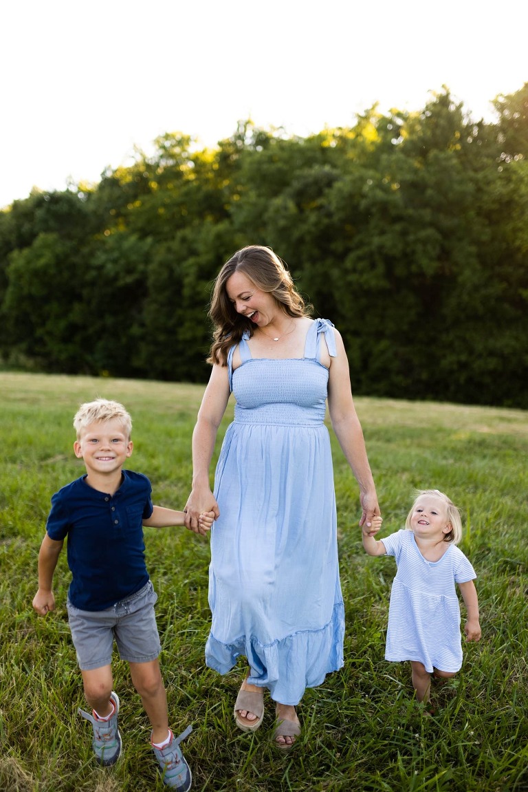 Warrenton Missouri Family Photographer | Missouri Photographer | Baby on the way | Maternity | Family of four | soon family of five