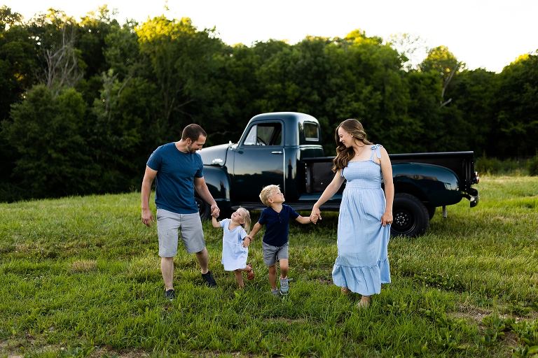Warrenton Missouri Family Photographer | Missouri Photographer | Baby on the way | Maternity | Family of four | soon family of five