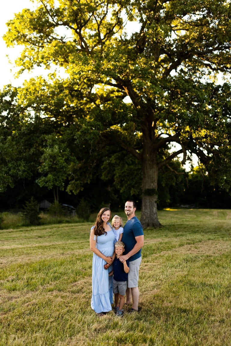Warrenton Missouri Family Photographer | Missouri Photographer | Baby on the way | Maternity | Family of four | soon family of five