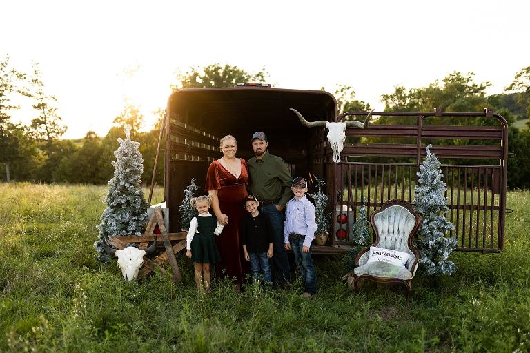 2022 Country Christmas Mini's | Rebecca Chapman Photography | Mini Photo Shoot | Themed Session | Country | Western | Stock Trailer Photo Shoot