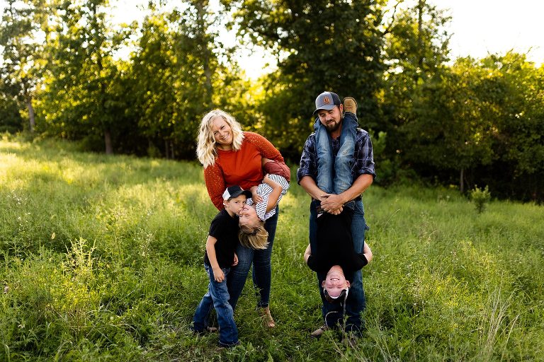 Springfield Missouri Family Photo Shoot | Warrenton Missouri Family Photographer | Wentzville Missouri Family Photographer | High Hill Missouri Family Photographer | Montgomery City Missouri Photographer | Outdoor Family Session | Outdoor Family Photo Shoot |