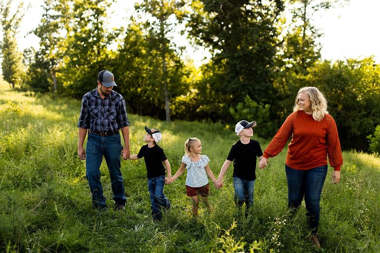 Springfield Missouri Family Photo Shoot | Warrenton Missouri Family Photographer | Wentzville Missouri Family Photographer | High Hill Missouri Family Photographer | Montgomery City Missouri Photographer | Outdoor Family Session | Outdoor Family Photo Shoot |