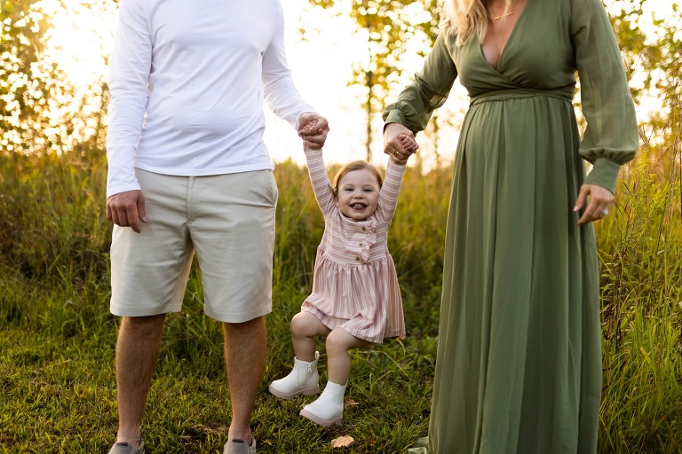 Indian Camp Creek Maternity Session | Indian Camp Creek Photographer | Missouri Photographer | Missouri family Photographer | Missouri Maternity Photographer | Warrenton Missouri Photographer | High Hill Missouri Photographer | Wentzville Missouri Photographer | Montgomery City Missouri Photographer |