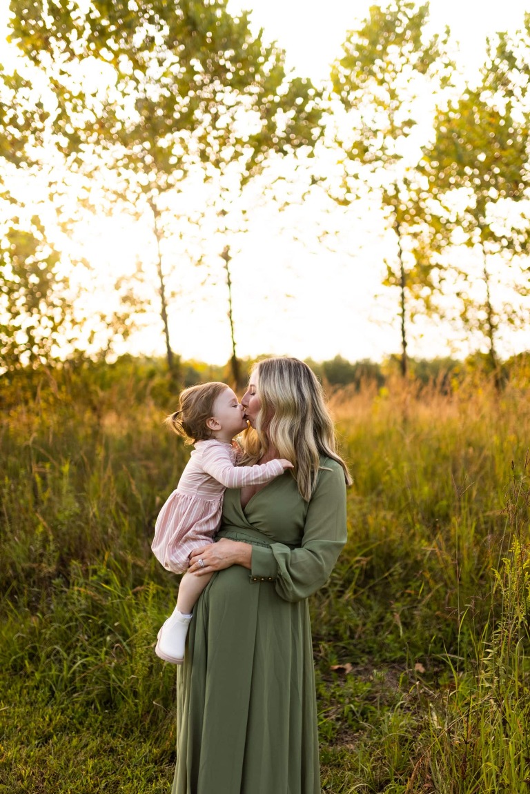 Indian Camp Creek Maternity Session | Indian Camp Creek Photographer | Missouri Photographer | Missouri family Photographer | Missouri Maternity Photographer | Warrenton Missouri Photographer | High Hill Missouri Photographer | Wentzville Missouri Photographer | Montgomery City Missouri Photographer |