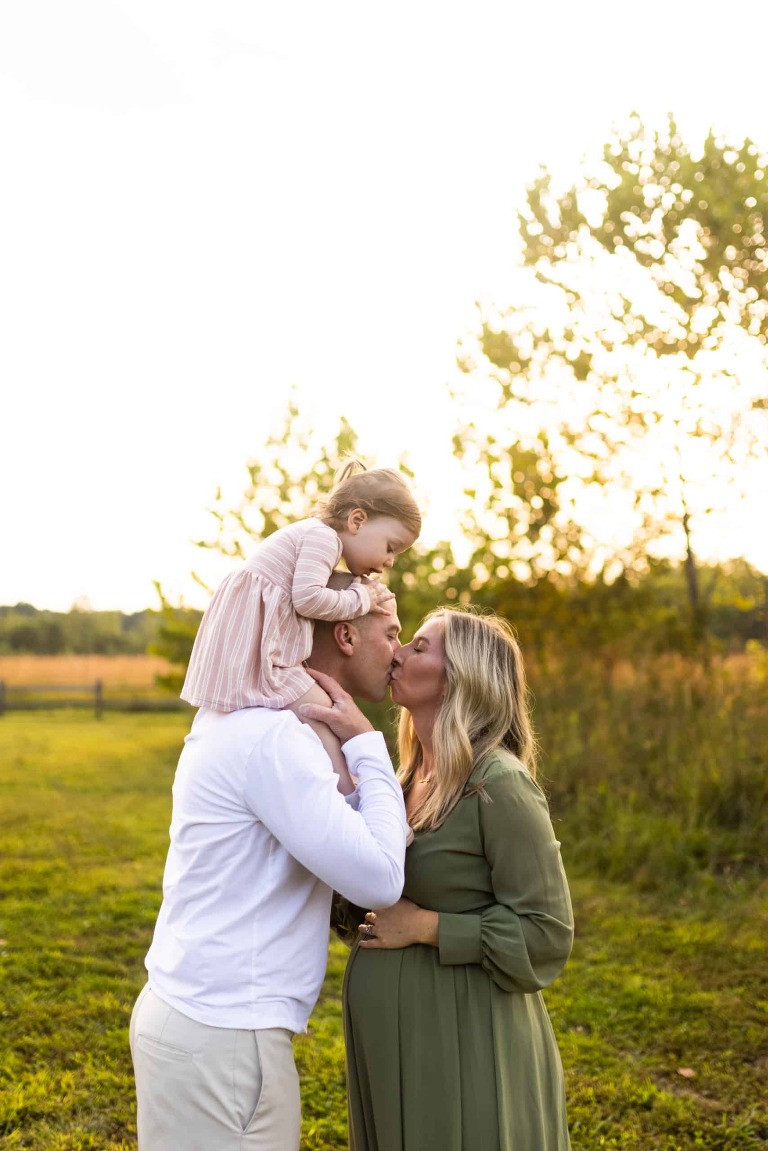 Indian Camp Creek Maternity Session | Indian Camp Creek Photographer | Missouri Photographer | Missouri family Photographer | Missouri Maternity Photographer | Warrenton Missouri Photographer | High Hill Missouri Photographer | Wentzville Missouri Photographer | Montgomery City Missouri Photographer |