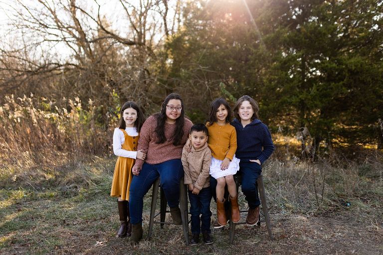 Outdoor Extended Family Photo Shoot | Warrenton Missouri Family Photography | High Hill Missouri Family Photographer | Montgomery City Missouri Family Photographer | Outdoor Photographer | Family of six |