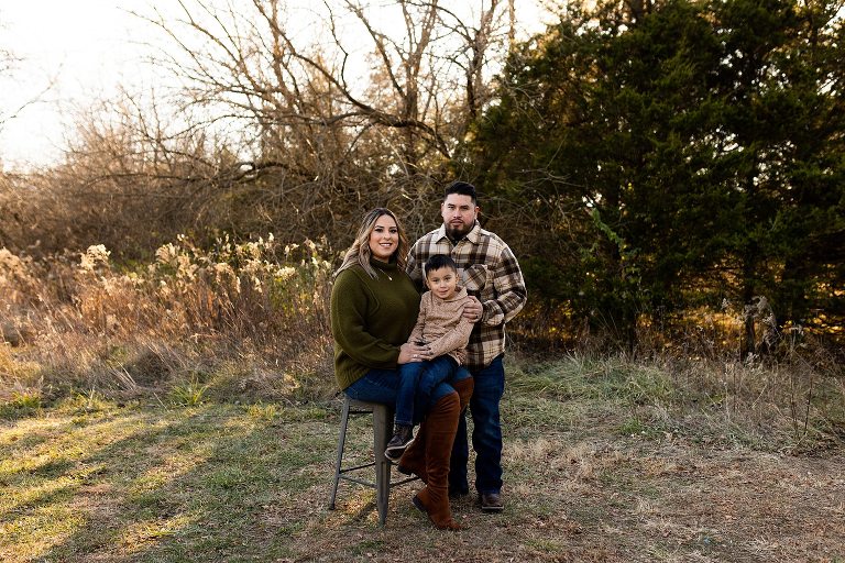 Outdoor Extended Family Photo Shoot | Warrenton Missouri Family Photography | High Hill Missouri Family Photographer | Montgomery City Missouri Family Photographer | Outdoor Photographer | Family of six |