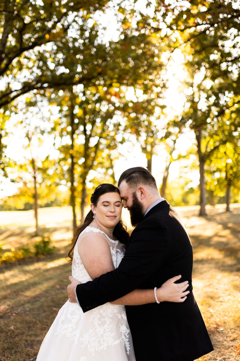 Wedding at Landhaus Park at New Melle Lakes | Missouri Wedding Photographer |  Missouri Wedding Photographer | Missouri Wedding Photographer | Missouri Wedding Photographer | Missouri Wedding Photographer | Missouri Wedding Photographer | High Hill Missouri wedding photographer | Montgomery City Missouri Wedding Photographer | Warrenton Missouri Wedding Photographer | Outdoor Wedding Photographer |