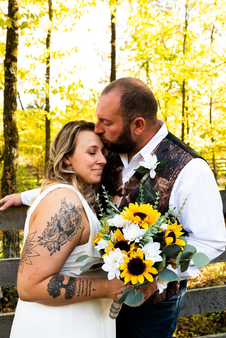 Missouri Backyard Wedding | Warrenton Missouri Wedding Photographer | High Hill Missouri Wedding Photographer | Montgomery City Missouri Wedding Photographer | Wentzville Missouri Wedding Photographer | Outdoor Missouri Wedding Photographer | 